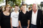 Amsterdam 6 augustus 2009
Premiere circus Stiletto in Carre. Frits Wester met vrouw en kinderen
Peter Smulders bv