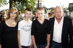 Amsterdam 6 augustus 2009
Premiere circus Stiletto in Carre. Frits Wester met vrouw en kinderen
Peter Smulders bv