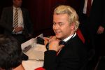 Hilversum 21 januari 2010
Rtl SBS en de NOS hebben samen een tv programma en aktie in elkaar gedraaid om zoveel mogelijk geld op te halen voor giro 55 ten bate van Haiti. Geert Wilders
Peter Smulders bv