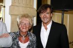 Amsterdam 30 juni 2009
Presentatie wassen beeld Madame tussaud van Gerard Joling bij het amstel hotel. Gerard met moeder en zus
Peter Smulders bv