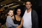 Hoofddorp 3 februari 2010
Presentatie romper tbv stop kindermisbruik bij happy kids in hoofddorp. Glennis Grace met zoontje Anthony en vriedn Moos
Peter Smulders bv