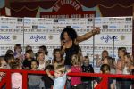 Hoofddorp 3 februari 2010
Presentatie romper tbv stop kindermisbruik bij happy kids in hoofddorp. Glennis Grace met zoontje Anthony en vriedn Moos
Peter Smulders bv