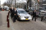 Amsterdam 17 maart 2010
De kist van hans v Mierlo wordt van zijn huis naar de rode hoed gebracht. Zijn vrouw Connie palmen en zijn kinderen zijn daarbij aanwezig.
Peter Smulders bv