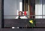 Oberlech 22 februari 2010
Ivo Niehe geniet van het zonnetje op het terras van zijn hotel.
Peter Smulders bv