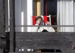 Oberlech 22 februari 2010
Ivo Niehe geniet van het zonnetje op het terras van zijn hotel.
Peter Smulders bv