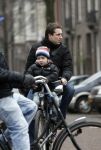 Amsterdam 6 februari 2010
Jacob Derwig met zoontje op de fiets.
Peter Smulders bv