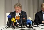 Naarden Vesting 11 maart 2010
Jan des Bouvrie geeft bij het arsenaal een persconferentie inzake zijn arrestatie door de politie.
Peter Smulders bv