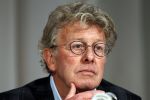 Naarden Vesting 11 maart 2010
Jan des Bouvrie geeft bij het arsenaal een persconferentie inzake zijn arrestatie door de politie.
Peter Smulders bv