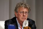 Naarden Vesting 11 maart 2010
Jan des Bouvrie geeft bij het arsenaal een persconferentie inzake zijn arrestatie door de politie.
Peter Smulders bv