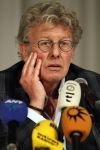 Naarden Vesting 11 maart 2010
Jan des Bouvrie geeft bij het arsenaal een persconferentie inzake zijn arrestatie door de politie.
Peter Smulders bv