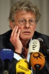 Naarden Vesting 11 maart 2010
Jan des Bouvrie geeft bij het arsenaal een persconferentie inzake zijn arrestatie door de politie.
Peter Smulders bv