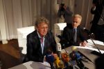 Naarden Vesting 11 maart 2010
Jan des Bouvrie geeft bij het arsenaal een persconferentie inzake zijn arrestatie door de politie.
Peter Smulders bv