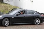Naarden 18 maart 2010
Surprise feestje voor ivo niehe ivm 35 jaar werken voor de tros bij het arsenaal. Jan des Bouvrie in Porsche Panamera
Peter Smulders bv