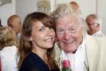 Amsterdam 25 juni 2009
Opening galerie van Josine v Dalsum. Josine kwam in rolstoel en was erg emotioneel. Haar man John v d Rest deed het woord. John met zijn schoondochter
Peter Smulders bv