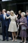 Apeldoorn 6 juni 2009
De koninklijke familie bezoekt paleis het Loo een maand na de aanslag. Koningin Beatrix met Prins Willem Alexander en Prinses Maxima
Peter Smulders bv