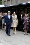 Apeldoorn 6 juni 2009
De koninklijke familie bezoekt paleis het Loo een maand na de aanslag. Koningin Beatrix met Prins Willem Alexander en Prinses Maxima
Peter Smulders bv