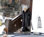 Lech 21 februari 2010
Koningin Beatrix vertrekt vanaf haar vakantrieadres in Lech terug naar Nederland ivm de val van het kabinet Balkenende.
Peter Smulders bv