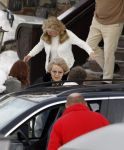 Lech 21 februari 2010
Koningin Beatrix vertrekt vanaf haar vakantrieadres in Lech terug naar Nederland ivm de val van het kabinet Balkenende.
Peter Smulders bv