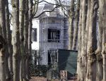 Huizen 7 maart 2010
Linda de Mol haar huis wordt verbouwt. Sander Vahle komt de kinderen halen met zijn Range Rover.
Peter Smulders bv