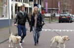 Huizen 13 maart 2010
Jeroen Rietbergen en Linda de Mol met de honden van Linda 
Peter Smulders bv