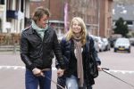 Huizen 13 maart 2010
Jeroen Rietbergen en Linda de Mol met de honden van Linda 
Peter Smulders bv