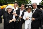 Breukelen 17 juni 2009
Haringparty op Neijenrode. Joke v d Boer Marc en Janne Brouwers en Carol Dona met vrouw
Peter Smulders bv