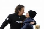 Blatten 23 februari 2010
Marco en Leontien Borsato op skivakantie met hun kinderen Luca Senna en Jada. Ook Armando Vanessa en Chiara Borsato zijn erbij . Moeder Mary was er ook bij.
Peter Smulders bv
