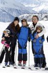 Blatten 23 februari 2010
Marco en Leontien Borsato op skivakantie met hun kinderen Luca Senna en Jada. Ook Armando Vanessa en Chiara Borsato zijn erbij . Moeder Mary was er ook bij.
Peter Smulders bv