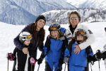 Blatten 23 februari 2010
Marco en Leontien Borsato op skivakantie met hun kinderen Luca Senna en Jada. Ook Armando Vanessa en Chiara Borsato zijn erbij . Moeder Mary was er ook bij.
Peter Smulders bv