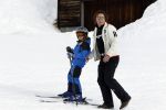 Blatten 23 februari 2010
Marco en Leontien Borsato op skivakantie met hun kinderen Luca Senna en Jada. Ook Armando Vanessa en Chiara Borsato zijn erbij . Moeder Mary was er ook bij.
Peter Smulders bv