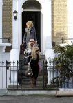 Londen 9 februari 2010
Patricia Paay Christina Curry en haar vriendje Dexter verlaten voor de laatste keer hun huis nadat de verhuizers alles opgehaald hebben.
Peter Smulders bv