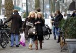 Amsterdam 16 januari 2010
Patricia Paay en haar zus Yvonne Keeley aan het winkelen op de cornelis schuytstraat.
Peter Smulders bv