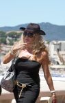 Cannes, 18 Juli 2009
Patricia Paay met haar dochter Christina Curry shoppend, wandelend en tijdens de lunch.
Foto Peter Smulders BV