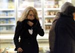 Amsterdam 20 januari 2010
Patricia Paay doet met bril boodschappen op de cornelis schuytstraat.
Peter Smulders bv