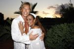 Ibiza 11 juli 2009
Patty Brard met vriend Antoine en hun 2 hondjes bij haar huis op ibiza.
Peter Smulders bv
