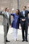 Apeldoorn 6 juni 2009
De koninklijke familie bezoekt paleis het Loo een maand na de aanslag. Prins Floris Prinses Annette en Prins Bernhard jr
Peter Smulders bv