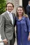 Apeldoorn 6 juni 2009
De koninklijke familie bezoekt paleis het Loo een maand na de aanslag. Prins Floris Prinses Annette en Prins Bernhard jr
Peter Smulders bv