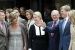 Apeldoorn 6 juni 2009
De koninklijke familie bezoekt paleis het Loo een maand na de aanslag. Koningin Beatrix Maxima Prins Willem Alexander Prins Constantijn Prinses Laurentien Prinses Mabel Pieter v Vollenhoven Prins Maurits Prinses Marilene Prins Floris Prinses Annette Prins Bernhard jr Prinses Anita en Prins Pieter Christiaan
Peter Smulders bv