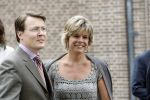 Apeldoorn 6 juni 2009
De koninklijke familie bezoekt paleis het loo een maand na de aanslag. Prinses laurentien en Prins Constantijn
Peter Smulders bv
