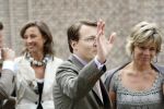 Apeldoorn 6 juni 2009
De koninklijke familie bezoekt paleis het loo een maand na de aanslag. Prinses laurentien en Prins Constantijn
Peter Smulders bv