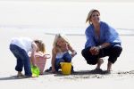 Wassenaar 20 juli 2009
Fotouurtje met Prins Willem Alexander, Prinses Maxima, Prinses Amalia, Prinses Alexia en Prinses Ariane op het strand van Wassenaar