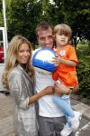 Beverwijk 13 juni 2009
Rafael v d Vaart met Sylvie en Damian bij het straatvoetbaltournooi dat zijn naam draagt.
Peter Smulders bv