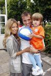 Beverwijk 13 juni 2009
Rafael v d Vaart met Sylvie en Damian bij het straatvoetbaltournooi dat zijn naam draagt.
Peter Smulders bv