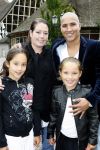 Kaatsheuvel 2 augustus 2009
Premiere show in de efteling. Roan X factor met vrouw en dochters
Peter Smulders bv