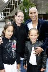 Kaatsheuvel 2 augustus 2009
Premiere show in de efteling. Roan X factor met vrouw en dochters
Peter Smulders bv
