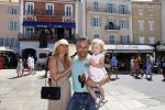 Sant Tropez 7 augustus 2009
Robert Claudia en Olivia Schoemacher op vakantie in sant Tropez.
Peter Smulders bv