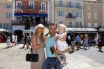 Sant Tropez 7 augustus 2009
Robert Claudia en Olivia Schoemacher op vakantie in sant Tropez.
Peter Smulders bv