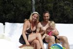 Sant Tropez 7 augustus 2009
Robert Claudia en Olivia Schoemacher op vakantie in sant Tropez.
Peter Smulders bv