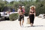 Sant Tropez 7 augustus 2009
Robert Claudia en Olivia Schoemacher op vakantie in sant Tropez.
Peter Smulders bv