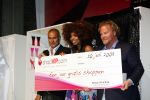 Amsterdam 20 juli 2009
VIP shopping in de westergasfabriek. Winnares Robin Knitter met Viggo Waas en Bastiaan v Schaijk
Peter Smulders bv